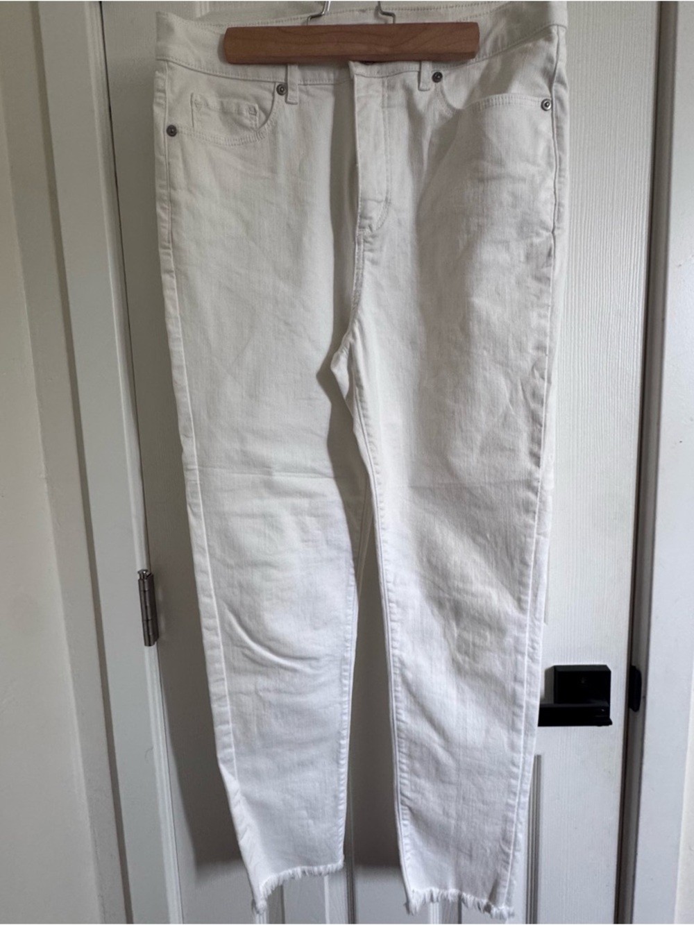 LOFT women’s Skinny Jeans in White
